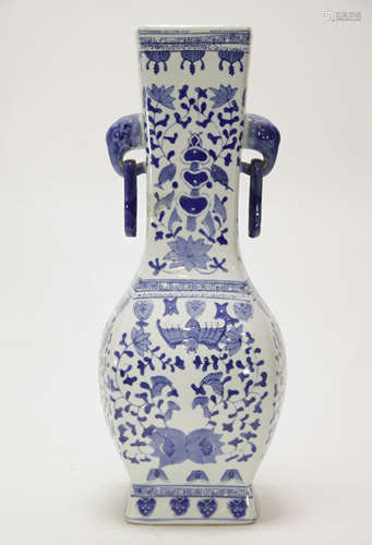 Chinese Blue/White Porcelain Vase