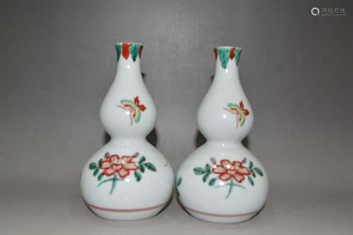 19th C. famille rose porcelain gourd shape vases