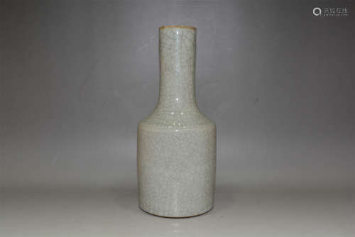 18th C. Ge ware porcelain vase