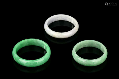 THREE JADEITE ROUND BANGLES