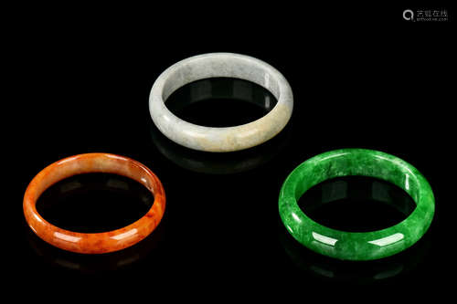 THREE JADEITE ROUND BANGLES