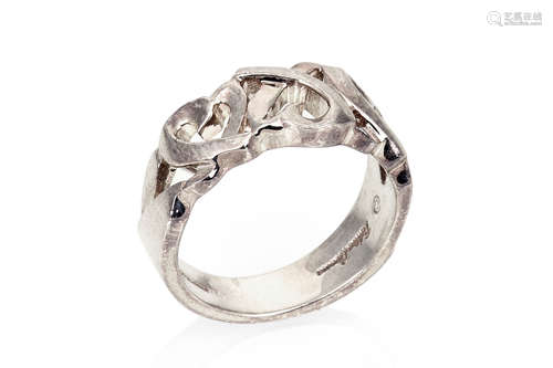 SILVER 'HEART' RING BAND