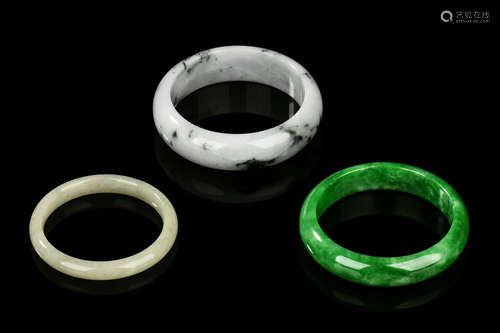 THREE JADEITE ROUND BANGLES