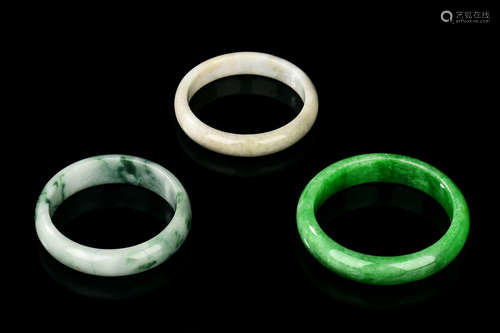 THREE JADEITE ROUND BANGLES