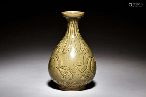 YAOZHOU WARE GREEN GLAZED 'FISH' VASE, YUHUCHUN