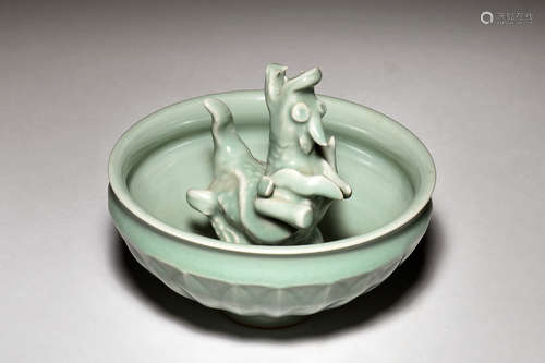 CELADON GLAZED 'MYTHICAL BEAST' BRUSH WASHER