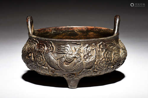 BRONZE CAST 'DRAGON' TRIPOD CENSER WITH HANDLES