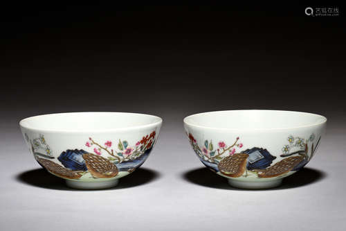 PAIR OF FAMILLE ROSE 'FLOWERS AND BIRDS' BOWLS