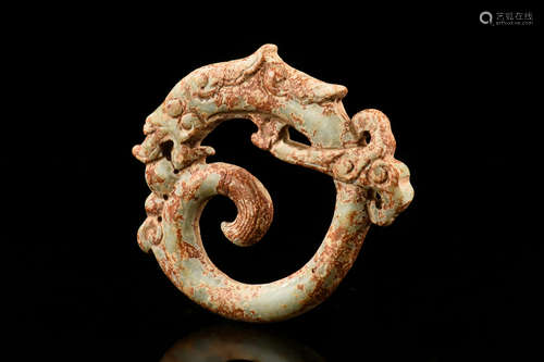 ARCHAIC JADE DRAGON PENDANT