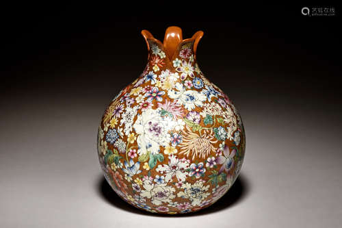 FAMILLE ROSE 'HUNDRED FLOWERS' POMEGRANATE VASE