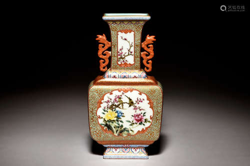 FAMILLE ROSE AND ENAMELED 'FLOWERS' VASE WITH HANDLES