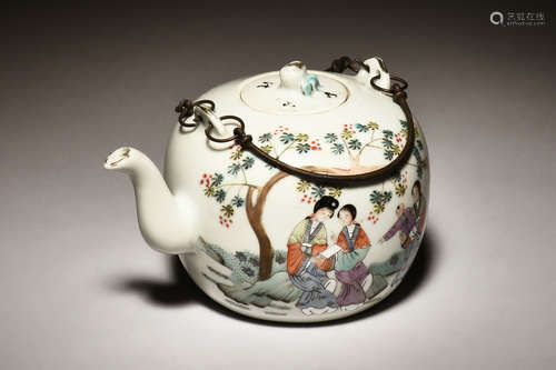 FAMILLE ROSE 'PEOPLE & POETRY' TEAPOT