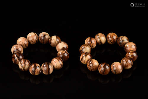 PAIR OF AGARWOOD BEAD BRACELETS