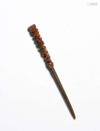 17th/18th century A very rare rhinoceros horn openwork 'prunus' hairpin