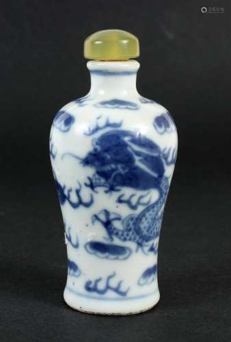 EARLY 20TH CENTURY CHINESE B/W SNUFF BOTTLE - Porcelain