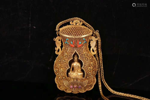 A GILT FILIGREE SMALL BUDDHA CONTAINER