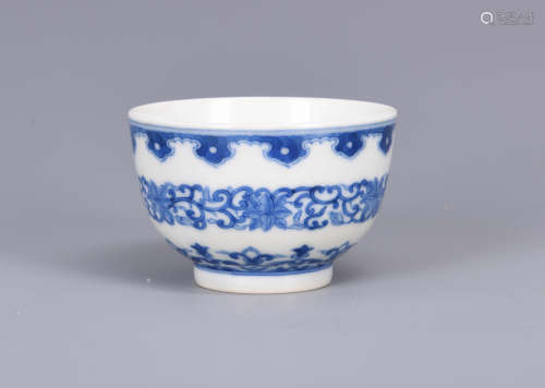 Chinese blue and white porcelain cup, Qianlong mark.