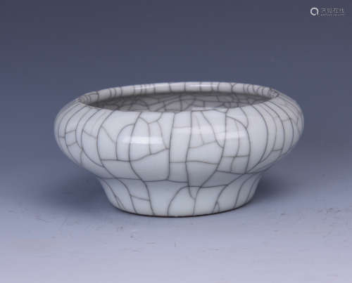 Chinese Ge Ware porcelain brush washer, Qianlong mark.