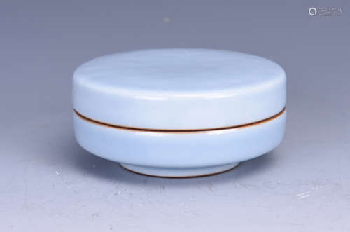 Chinese Clair De Lune porcelain ink box, Qianlong mark.