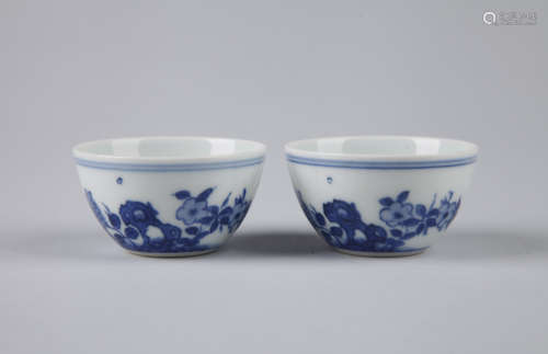 Pair of Chinese blue and white porcelain cups, Chenghua