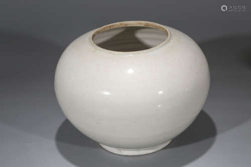 Chinese white glaze porcelain jar.