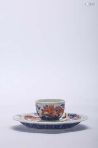 Chinese blue and white and iron red porcelain cup and