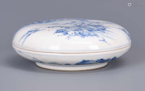 Chinese Kangxi style blue and white porcelain ink box,