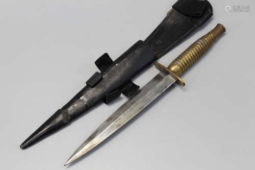 Vintage knife with leather pocket.