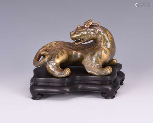 Chinese gilted tea dust porcelain figure of a beast,