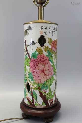 Chinese porcelain hat vase lamp.