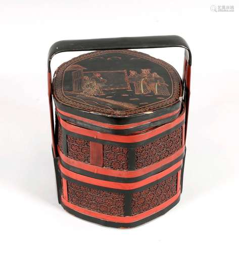 Large picnic basket, China, 1st h. 20th c., h. 50 cm, d. 38 cm