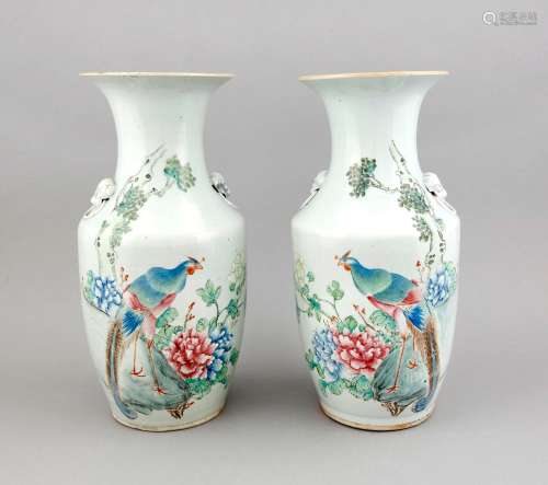 A pair of tall 19th-century Chinese famille rose vases, animal handles (dog/lion) with ring (remains of gilt), polychromed with peacock and flowers, verso calligraphy, h. 42 cm