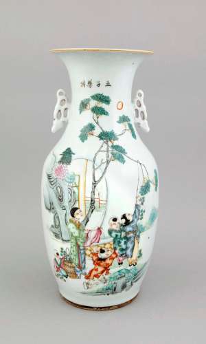 A tall 19th-century Chinese famille rose vase, porcelain polychromed with mother and children, the openwork handles with remains of gilt, verso calligraphy, H. 44 cm