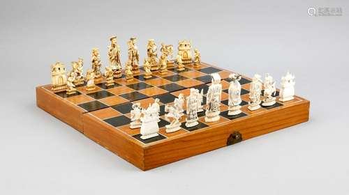 Chess, China, around 1920, measure box 11 x 46 x 23 cm