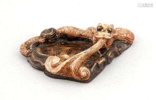 A small Chinese dragon bowl, 1st half 20th c., dark soapstone, ca. 14 x 8 cm