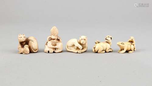 5 Netsuke, Japan, wohl 19. Jh., Elfenbein, signiert, 3 - 5 cm