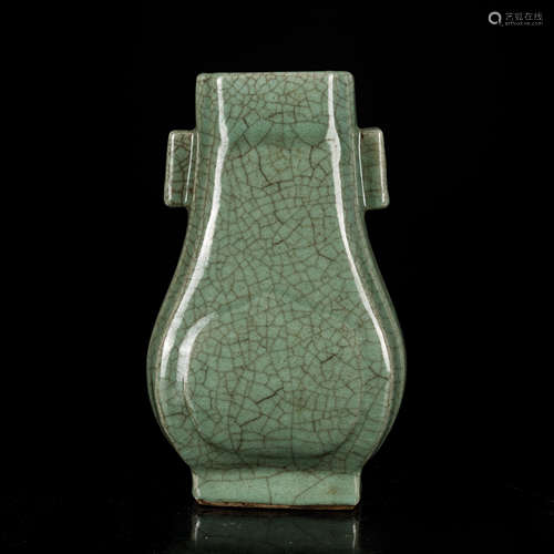 Late Ming Longquan Ware Celadon Glazed Vase