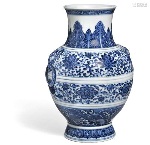 A Chinese porcelain vase, decorated in underglaze blue. Marked Qianlong, but 19th century. H. 25 cm.