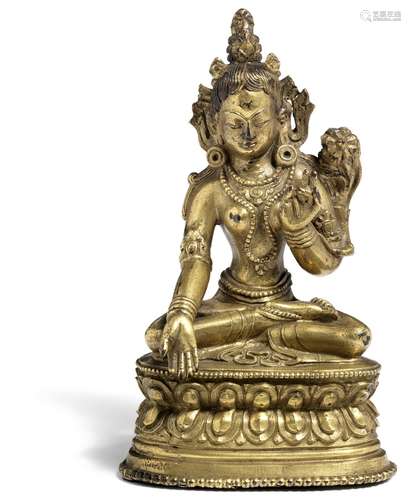 A Sino-Tibetan gilt bronze figure of Tara. 18th-19th century. Weight 795 g. H. 15,5 cm.