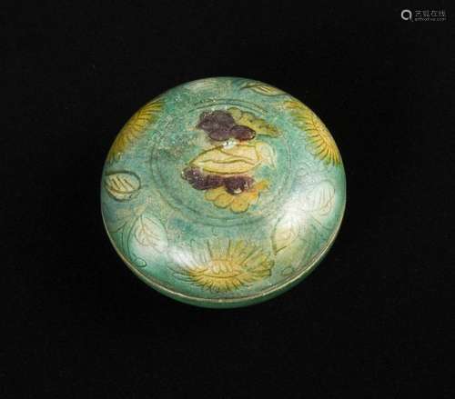 A Song sancai box with cover, the cover decorated with a bird on leaves and a band of flowers