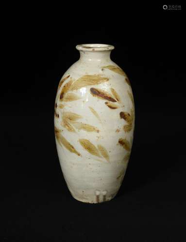 A Jizhou vase, Song dynasty, freely painted with leaves in a light brown colour, 26.5cm high In