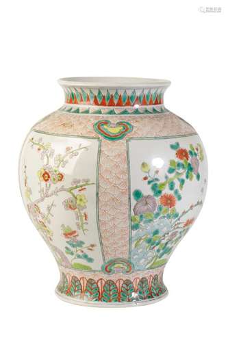 FAMILLE-VERTE BALUSTER JAR, LATE QING DYNASTY