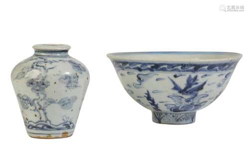 SMALL BLUE AND WHITE JARLET, MING DYNASTY