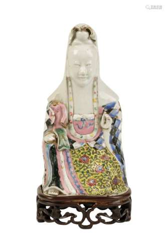 FAMILLE-ROSE FIGURE OF GUANYIN, QING DYNASTY, 18TH CENTURY