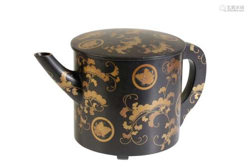 LARGE JAPANESE LACQUER TEAPOT, MEIJI PERIOD