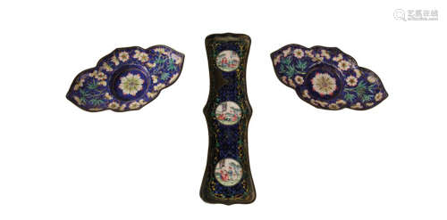 PAIR OF CHINESE ENAMEL LEAF-SHAPED STANDS