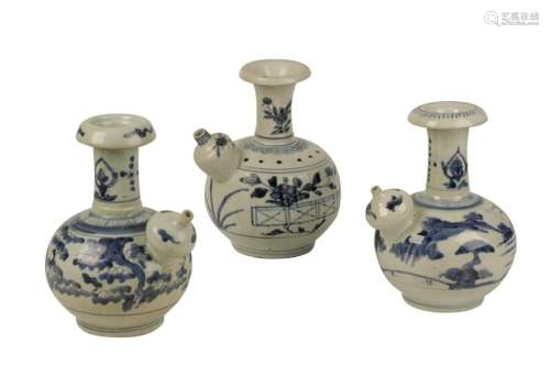 THREE BLUE AND WHITE KENDI, QING DYNASTY