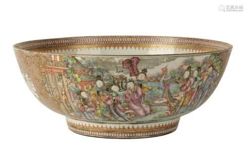 IMPRESSIVE EXPORT PORCELAIN BOWL, QIANLONG PERIOD