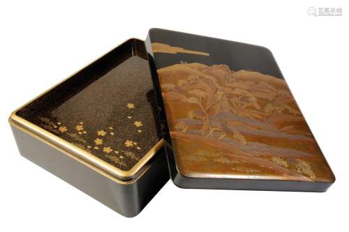 LARGE JAPANESE LACQUER BOX, MEIJI PERIOD