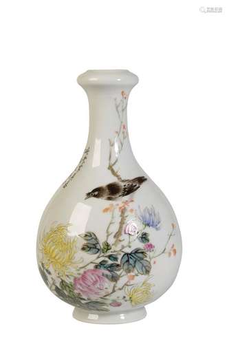 FAMILLE ROSE 'MAGPIE' VASE, 20TH CENTURY